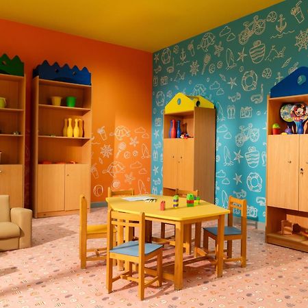 Hotel Jaz Neo Almazino, Almaza Bay à Majid Abu Zayd Extérieur photo