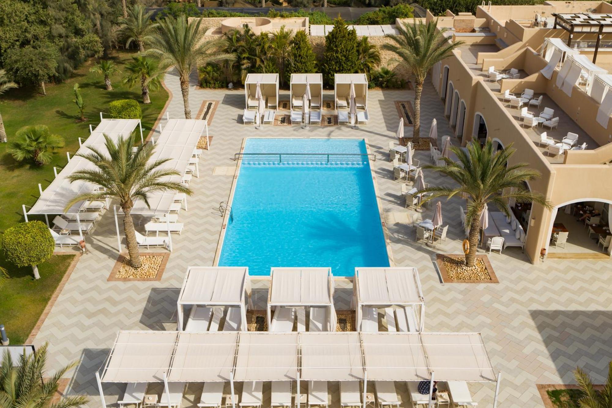 Hotel Jaz Neo Almazino, Almaza Bay à Majid Abu Zayd Extérieur photo